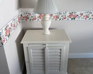 C19 - $100. PAIR of Broyhill Side Tables / Nightstands. Measures 26.25" x 17.75" x 28" tall.