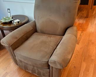 C81 - $10. Brown Suede Barca Lounger Swivel Recliner. Fair Condition. Seat spring and left arm are broken. Measures 38" wide x 36" deep x 38" tall.