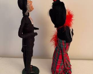 C85 - $25 Pair. Byers Choice Caroler Dolls (1996 lady 1991 man)