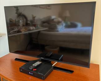 C36 - $50. Samsung 40" TV. Smart LED TV. Model UN40JU6500F. Manufactured June 2015.