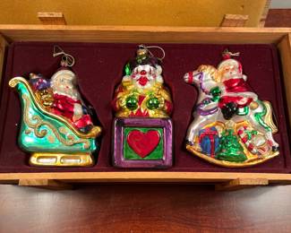 C123 - $25. Thomas Pacconi Classic Ornaments.