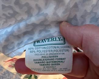 C55 - $40. Waverly Full/Queen Comforter + 4 Pillows in Norfolk Rose Pattern. Shown on Twin Bed. 2 Pillowcases, bed skirt & fitted sheet.