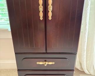 C94 - $95. Thomas Pacconi Classics Jewelry Chest. Measures 15.5" x 12" x 40" tall.