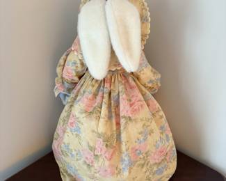 C53 - $30. Bunnies by the Bay Mia Sparrow with stand. Measures 18" tall.
