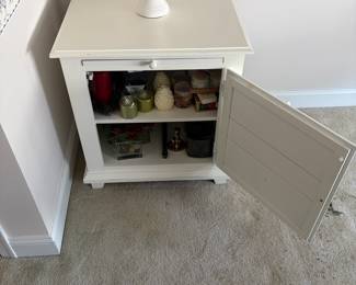 C19 - $100. PAIR of Broyhill Side Tables / Nightstands. Measures 26.25" x 17.75" x 28" tall.