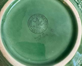 C98 - $125. 3 Piece Bordallo Pinheiro. Tea Pot, creamer & sugar in excellent condition. Made in Portugal.