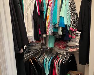 OVERVIEWS! PLEASE COME TO THE SALE TO SHOP THESE ITMES! TONS OF SMALLS TO SHOP!!!