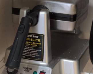 Waring Pro JRSLICE Professional Belgian Waffle Maker