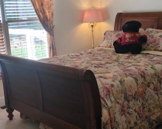 Ethan Allen British Classics Queen Size Sleigh Bed Frame third image