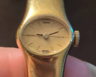 Seiko Womens GoldTone Bracelet Watch second image