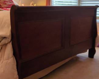 Ashley Furniture Alisdair Queen Sleigh Bed second image
