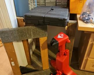 Red Hydraulic Bottle Jack