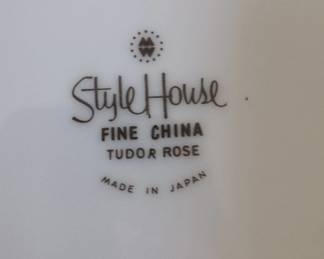 Style House Fine China Tudor Rose Dinnerware Set fourth image