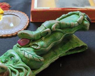 Lanneret Grasslands Bowie Knife with LizardThemed Handle second image