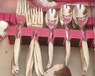 Rogers Bros Flair SilverPlated Flatware Set second image