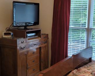 Victorian Eastlake Carved Bedroom Set third image
