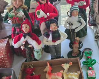 Byers choice carolers