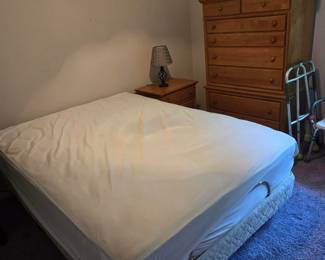 Another queen bed 