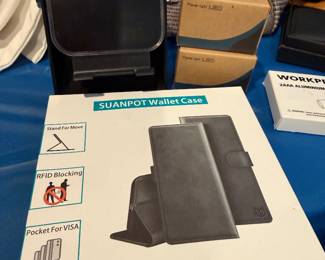 wallet case, speaker
