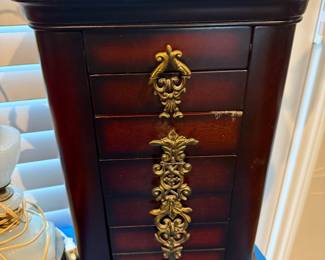 Wood jewelry box