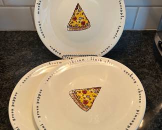 Set of 3 pizza plates, $4