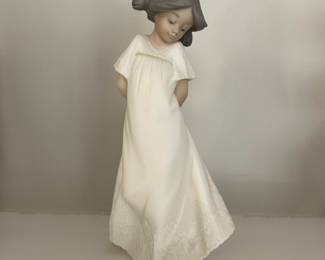 Nao Lladro "So Shy"  $34