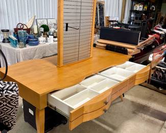 Store Display Unit