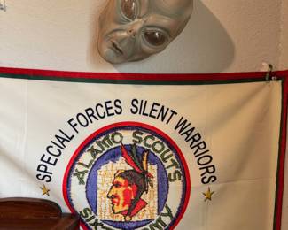Flag, alien mask