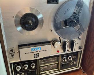 Akai Surround Stereo