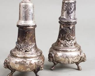 043 Lot 130 Vintage sterling silver salt and pepper shakers