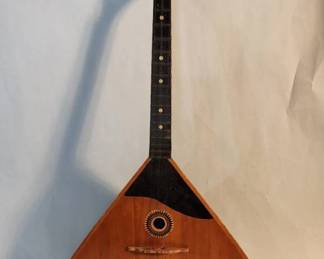 Lot # : 300h - Vintage wood body green back Balalaika