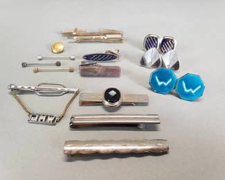 Lot # : 43 - Vintage men's jewelry cufflinks & clips