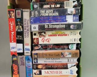 Lot # : 313 - Group of VHS movies