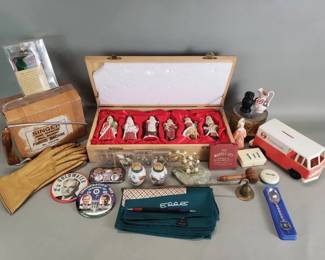 Lot # : 319 - Box of Christmas ornaments & figurines