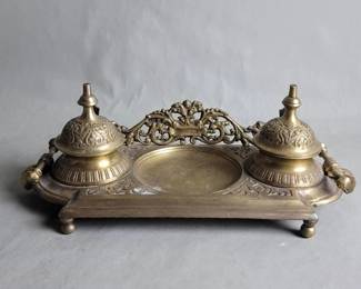 Lot # : 221 - Vintage brass double inkwell with central coin tray