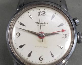 030 Lot 69 Vintage Vulcain Cricket 33mm wristwatch