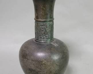 Lot # : 74 - Vintage Japanese bronze vase