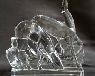 055 Lot 577 Baccarat grazing deer crystal figurine with original box