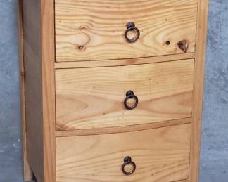 Lot # : 231 - Vintage pine nightstand