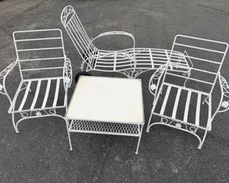 079 Lot 182 Vintage iron patio furniture set