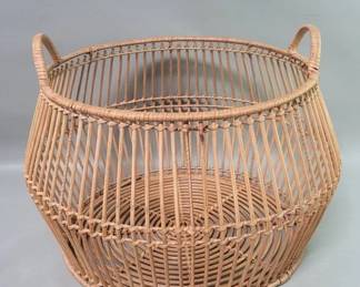 Lot # : 346 - Threshold metal and rattan basket