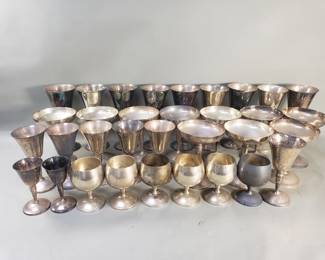 174 Lot 306 J. Perez Ruiz silver plate stemware group