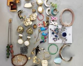 Lot # : 105 - Group of costume jewelry