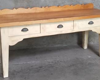 131 Lot 139 Vintage 3drawer rustic maple console table