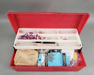 Lot # : 36 - Jewelry/hobby toolbox with contents