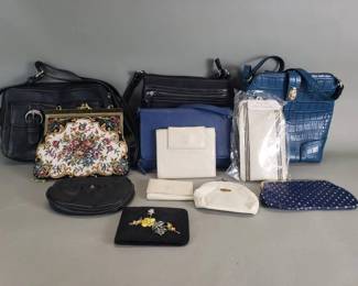 Lot # : 315 - Group of vintage women's purses and wallets