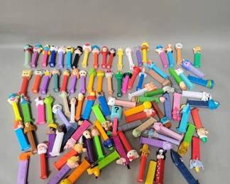 Lot # : 351 - Group of Pez candy dispensers