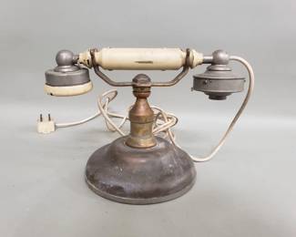 196 Lot 565 Vintage Kellogg Grabaphone telephone