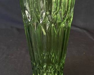 Lot # : 340h - Vintage green glass vase