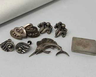 Lot # : 181 - Eight sterling and silver earrings jewelry